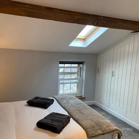 Cosy 2 Bed In *