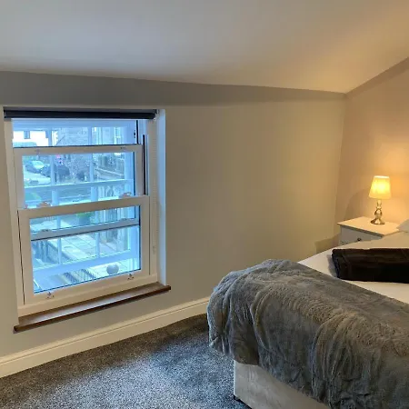 Cosy 2 Bed In Apartment