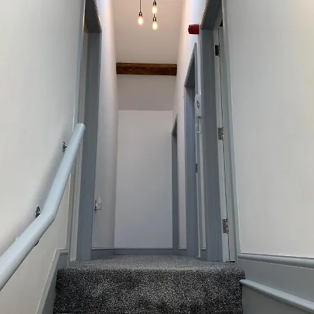 Cosy 2 Bed In Daire