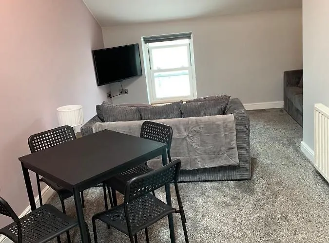 Cosy 2 Bed In Lägenhet *